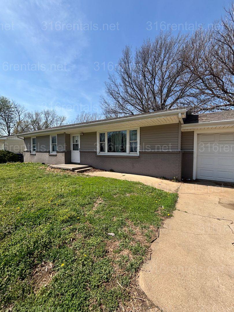 House for rent at 611 N Village Rd, El Dorado, KS 67042