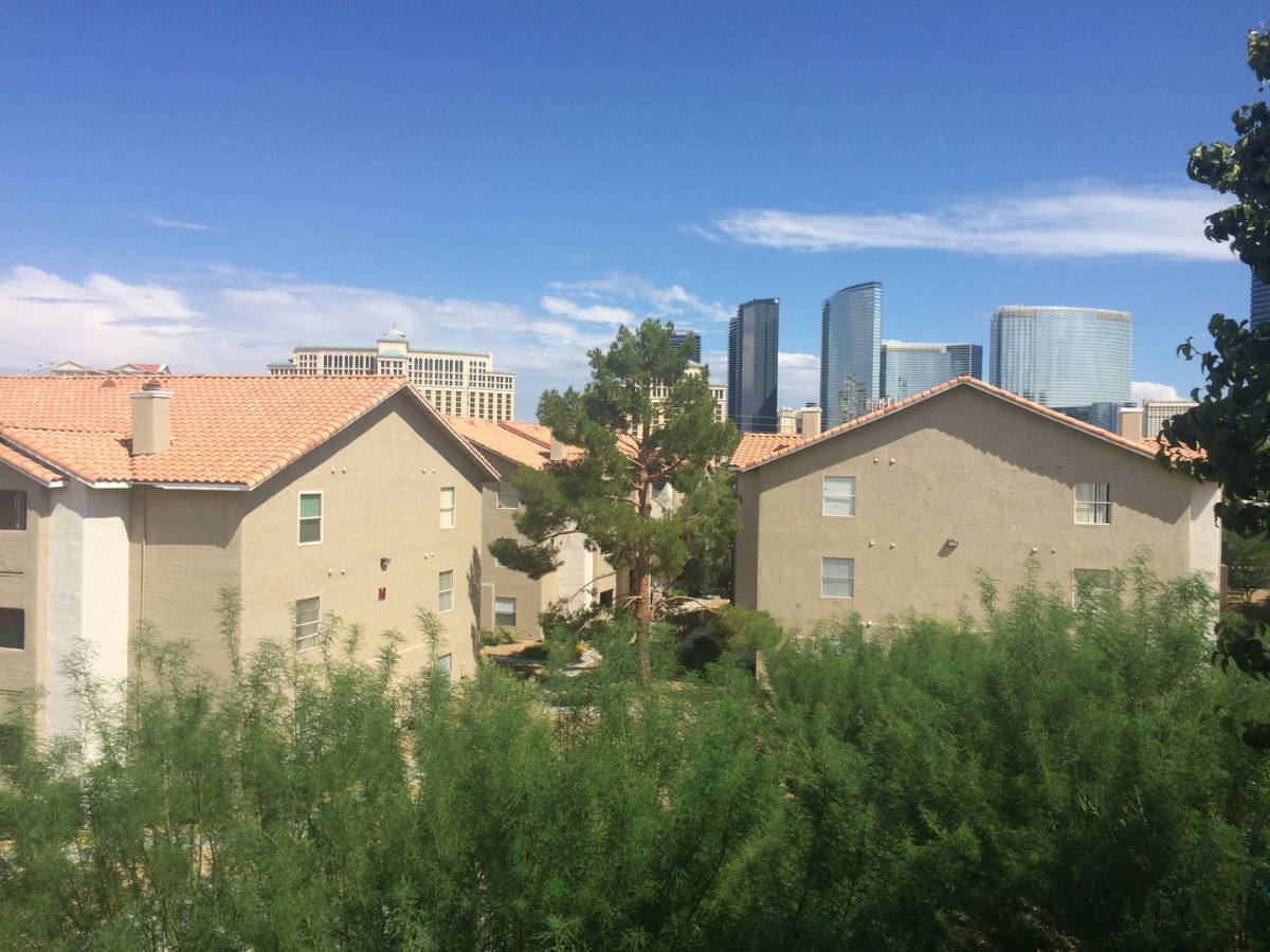 Condo for rent at 4200 Valley View, Las Vegas, NV 89103