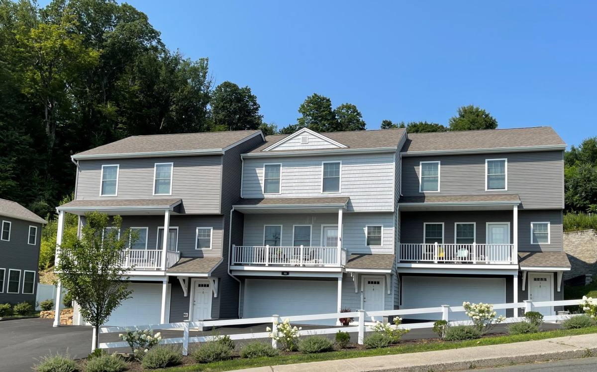 Townhouse for rent at 100 Hospital Ave, Danbury, CT 06810