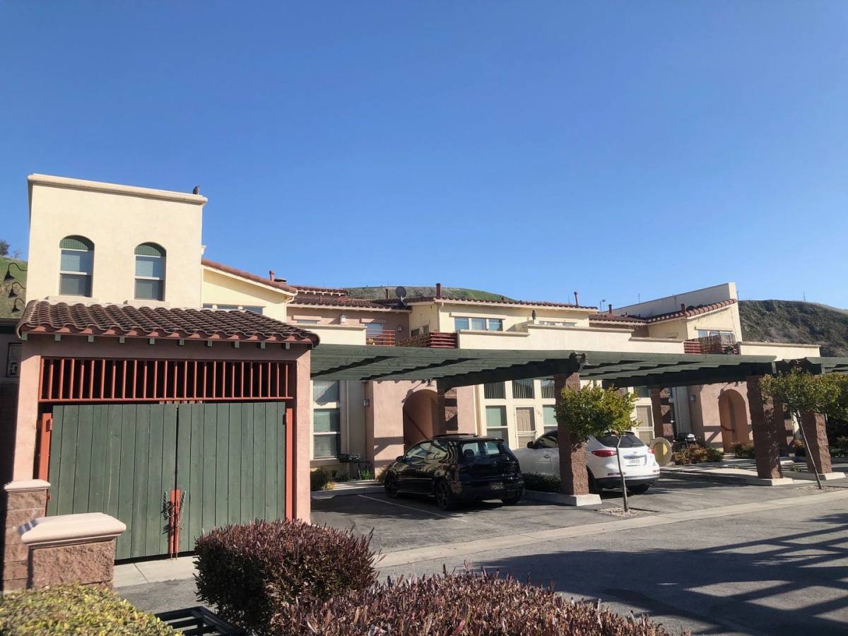 Apartment for rent at 1073 N Ventura Ave, Ventura, CA 93001