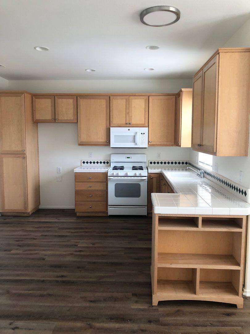 Apartment for rent at 1073 N Ventura Ave, Ventura, CA 93001