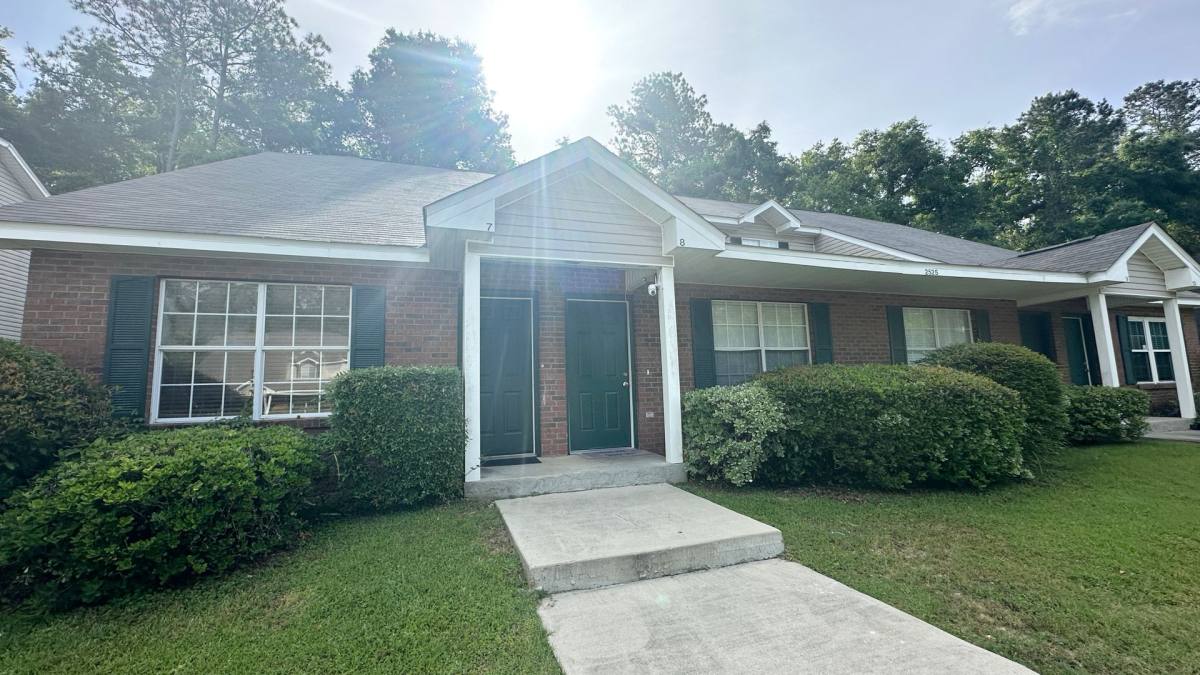 Townhouse for rent at 2525 Hartsfield Rd, Tallahassee, FL 32303
