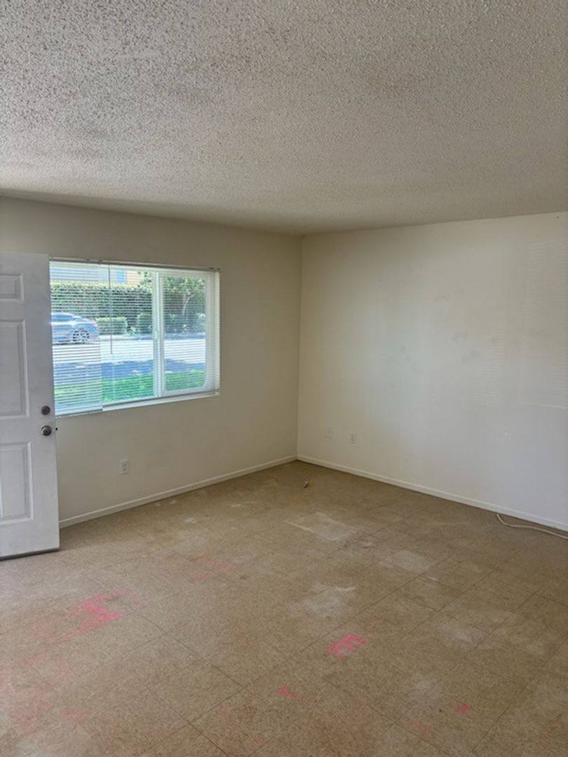 Apartment for rent at 501-505-509-513-517 N T St, Lompoc, CA 93436