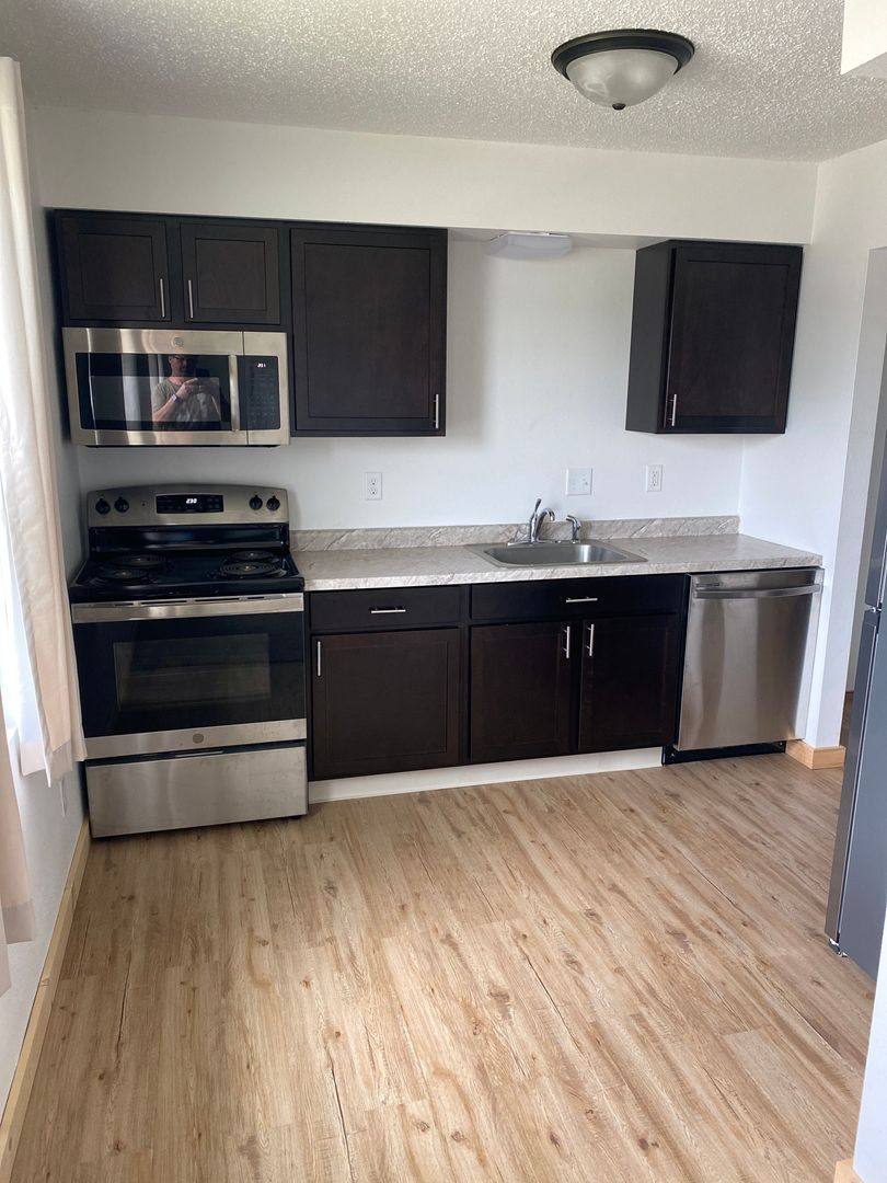 Apartment for rent at 406 Melody Lane, Marshalltown, IA 50158