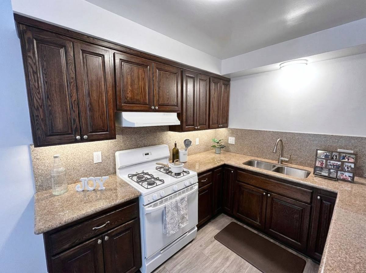 Apartment for rent at 26110 Narbonne Ave, Lomita, CA 90717