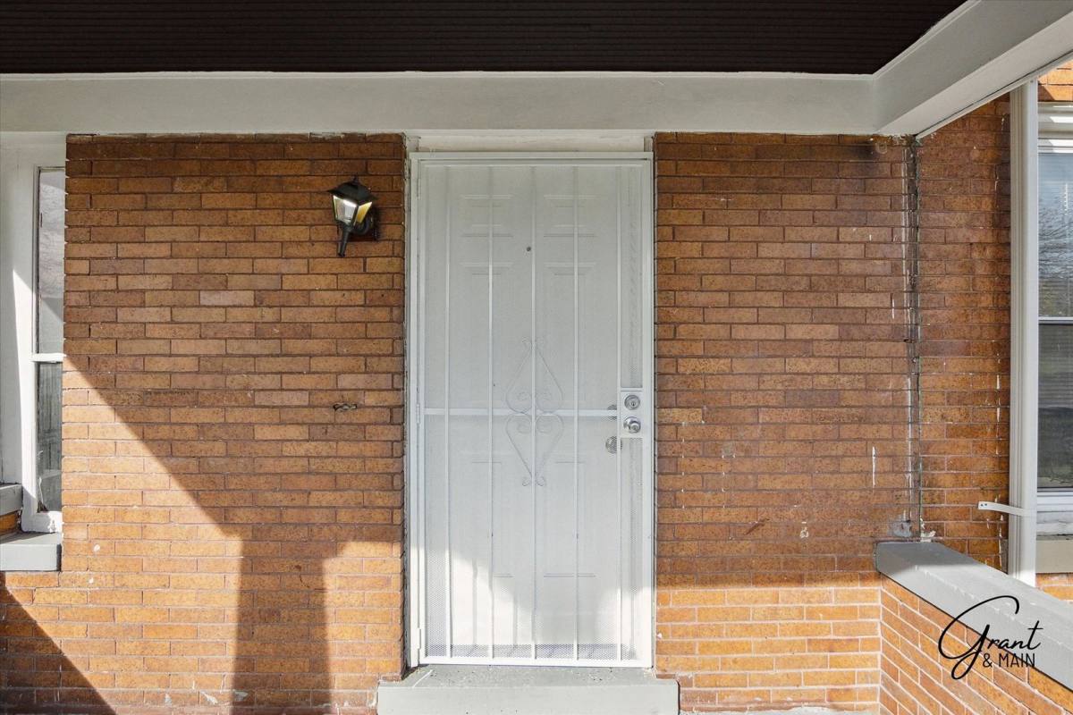 64 Glendale, Highland Park, MI 48203 - House for Rent - Image 2