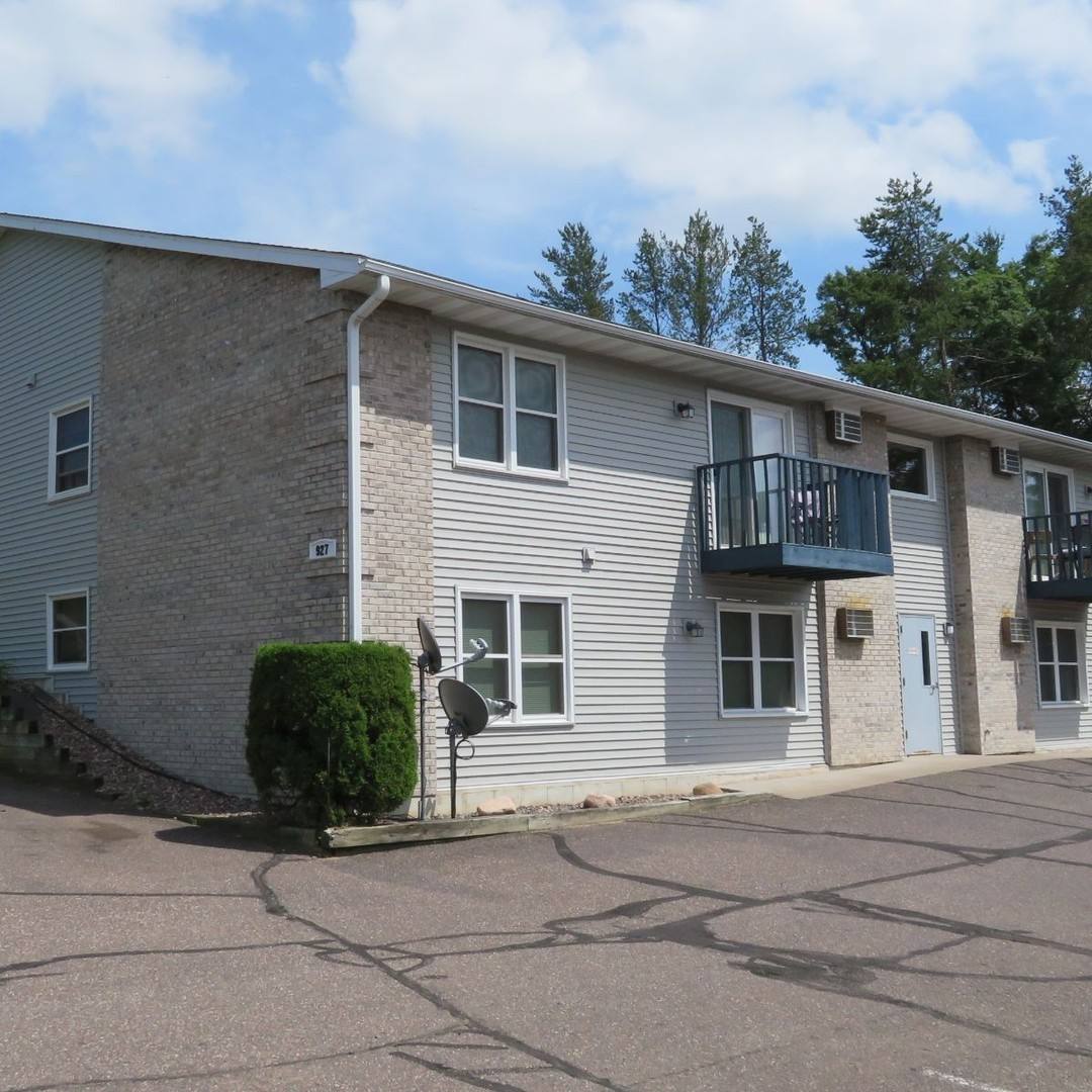 Apartment for rent at 919 Briar Lane, Altoona, WI 54720