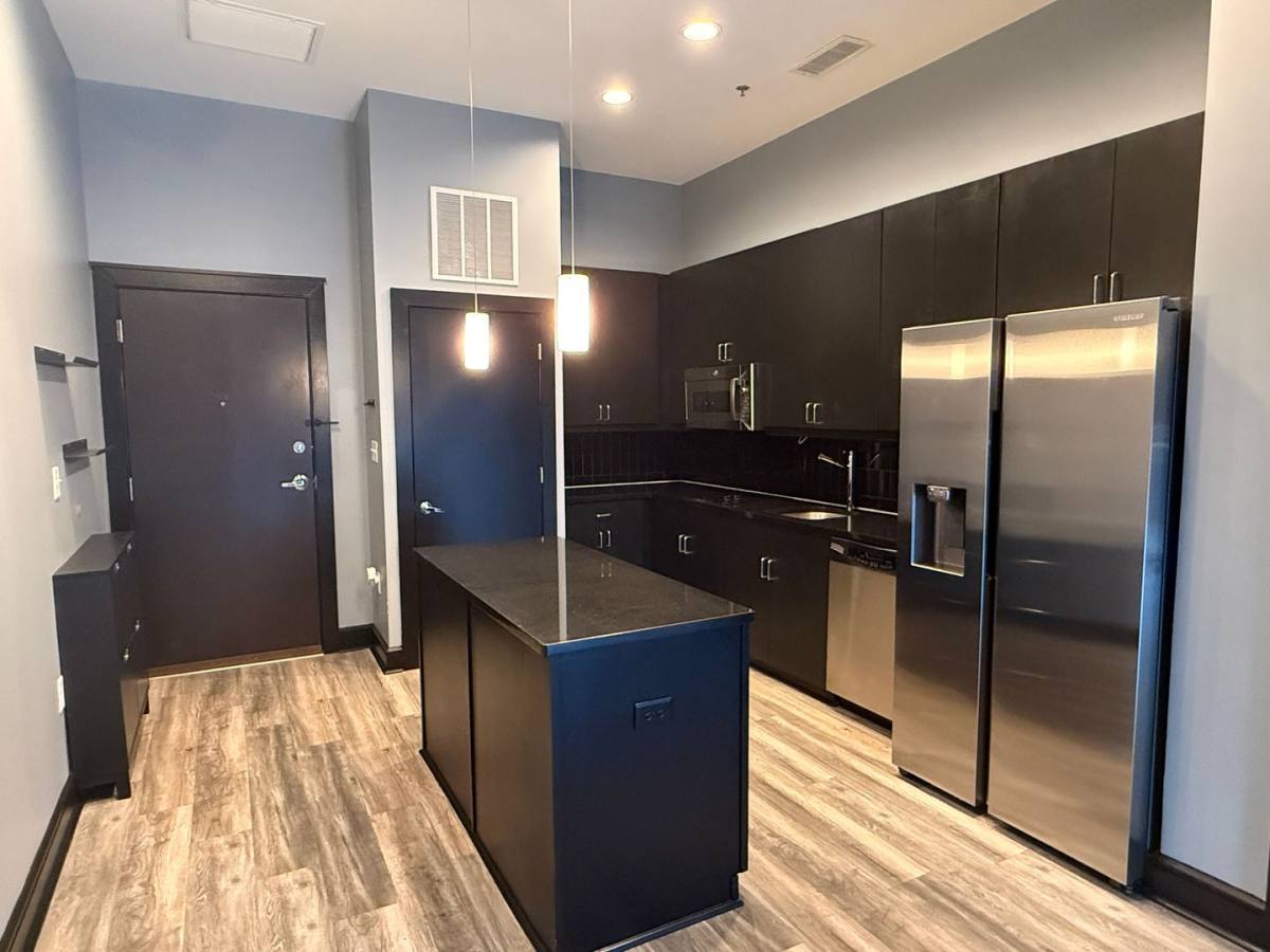 Condo for rent at 333 W Trade St, Charlotte, NC 28202