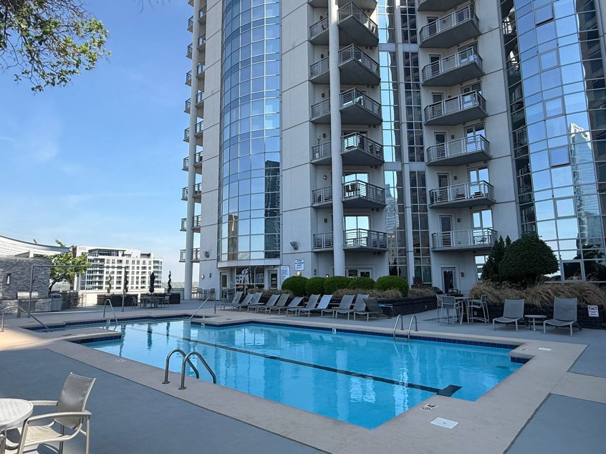 Condo for rent at 333 W Trade St, Charlotte, NC 28202