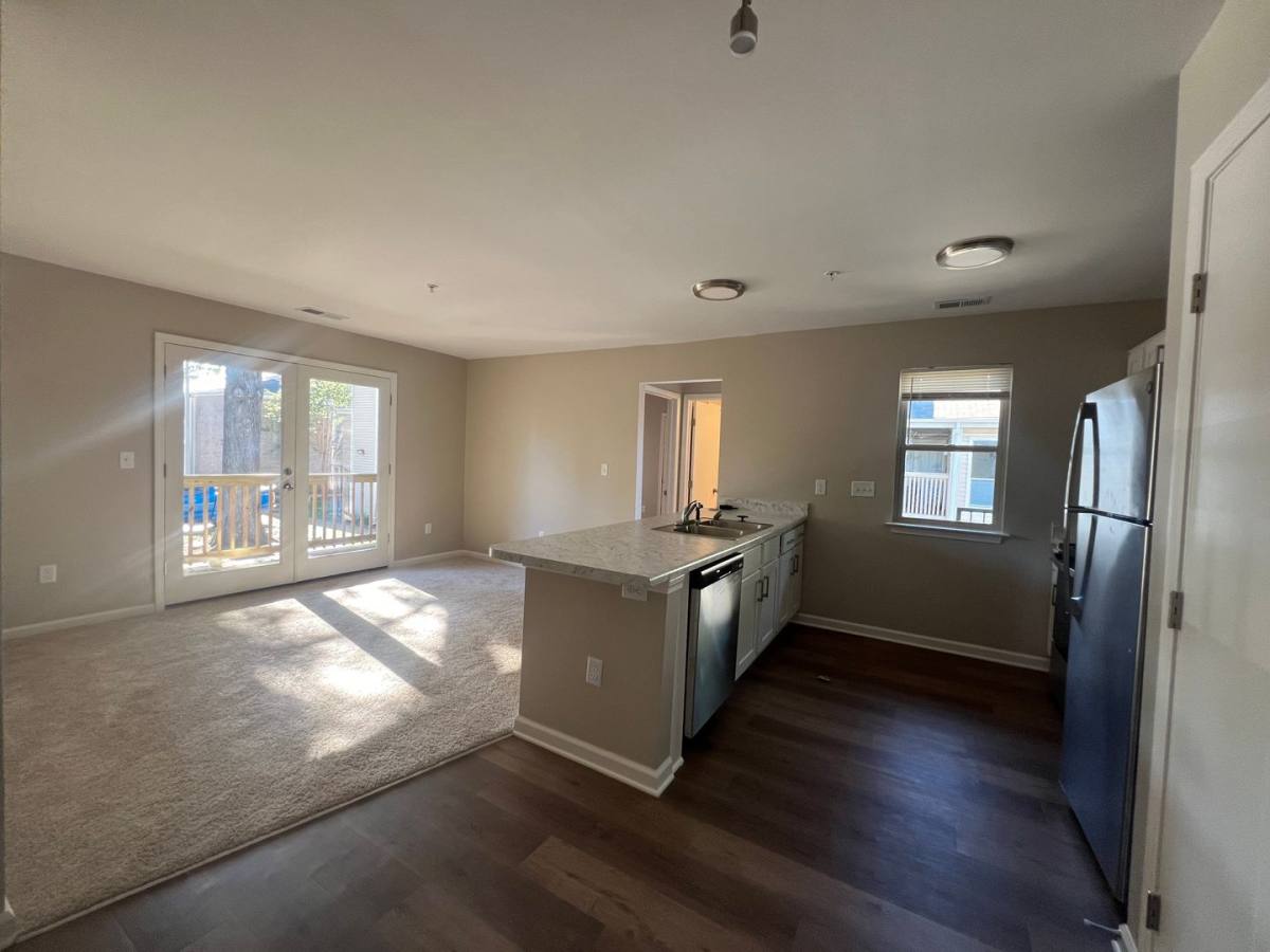 Condo for rent at 6696 Whispering Oaks Place, Memphis, TN 38120