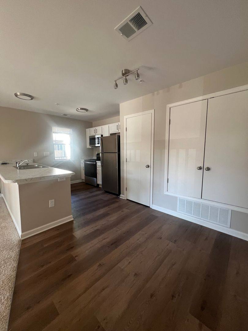 Condo for rent at 6696 Whispering Oaks Place, Memphis, TN 38120