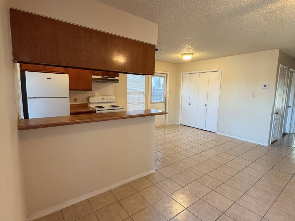 House for rent at 808 W Olmos Dr, San Antonio, TX 78212