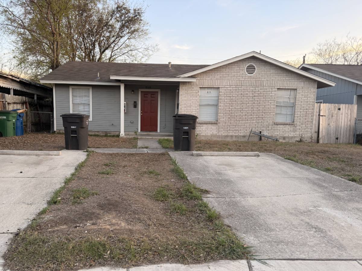 House for rent at 808 W Olmos Dr, San Antonio, TX 78212