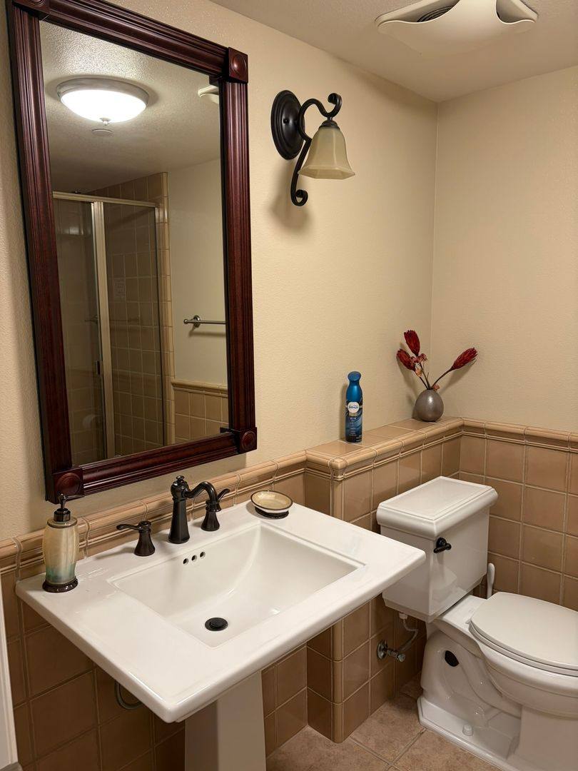 Apartment for rent at 2430 Pavilions Place Lane, Sacramento, CA 95825