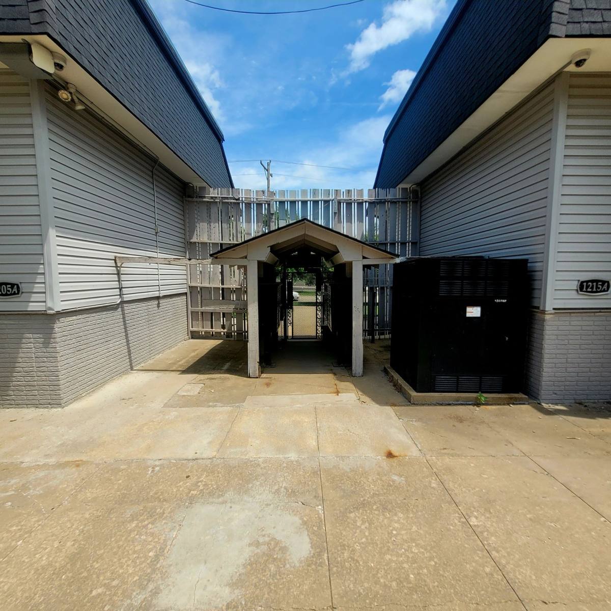 Apartment for rent at 1205 SW Polk St, Topeka, KS 66612