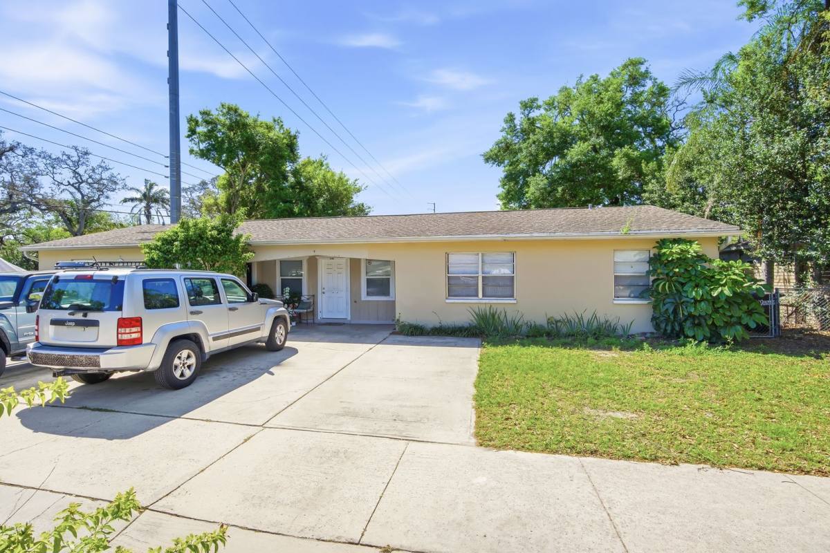House for rent at 1283 Palm St, Clearwater, FL 33755
