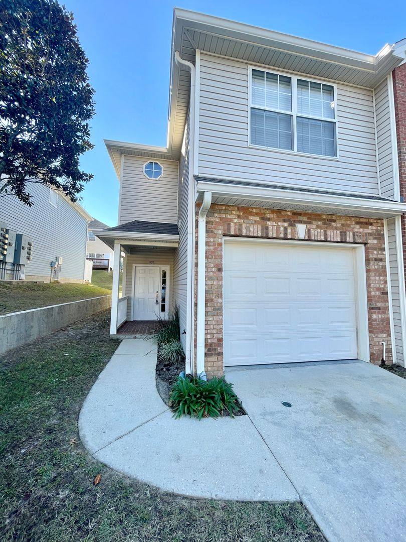 Apartment for rent at 1320 Hendrix Rd, Tallahassee, FL 32301