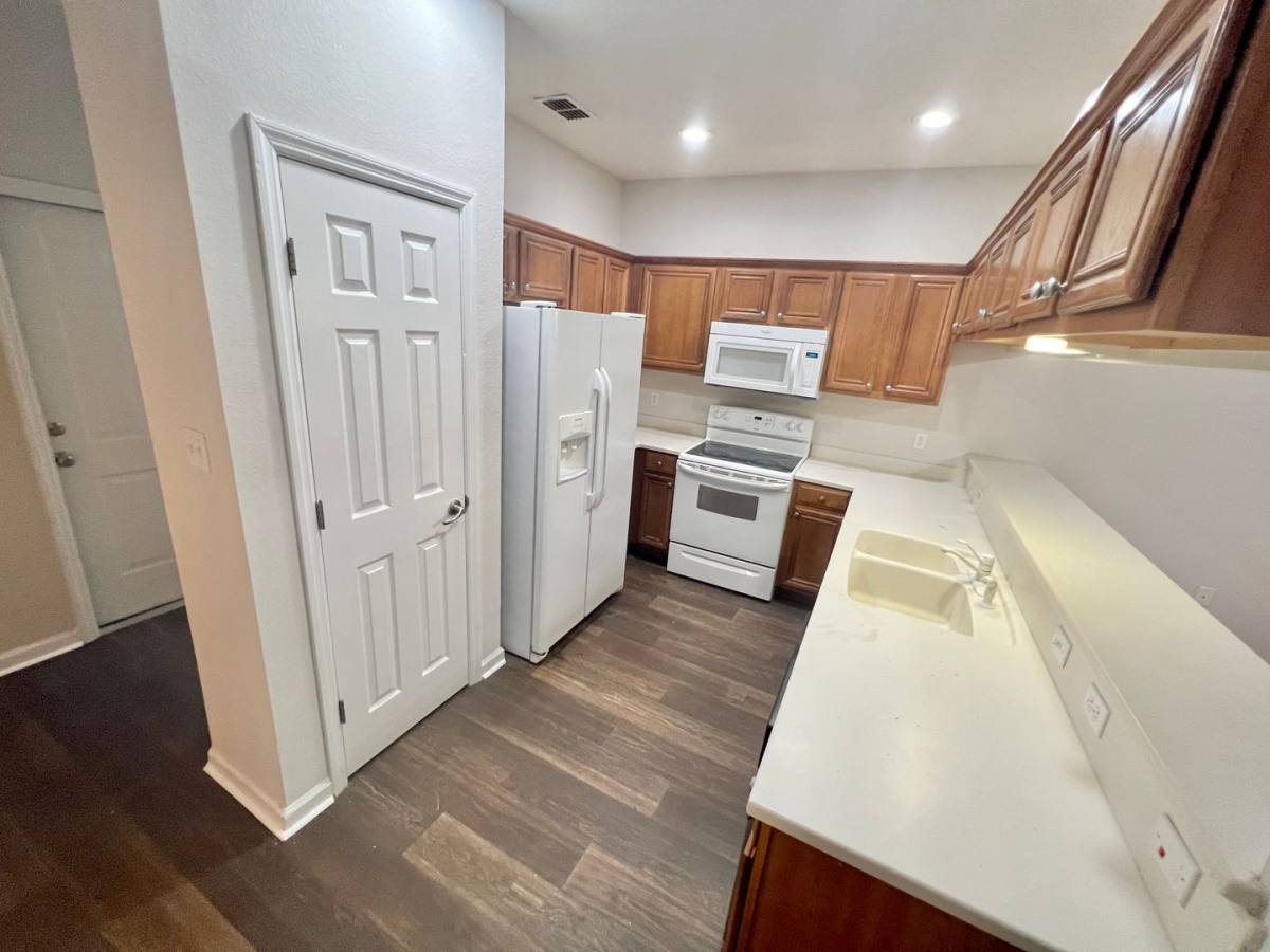 Apartment for rent at 1320 Hendrix Rd, Tallahassee, FL 32301