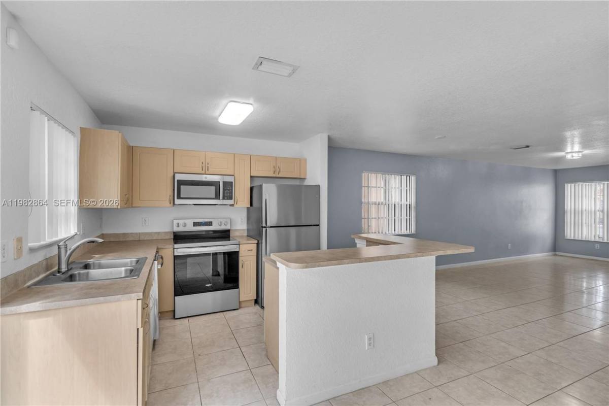 Townhouse for rent at 2400 SW 87th Way Na, Hollywood, FL 33025