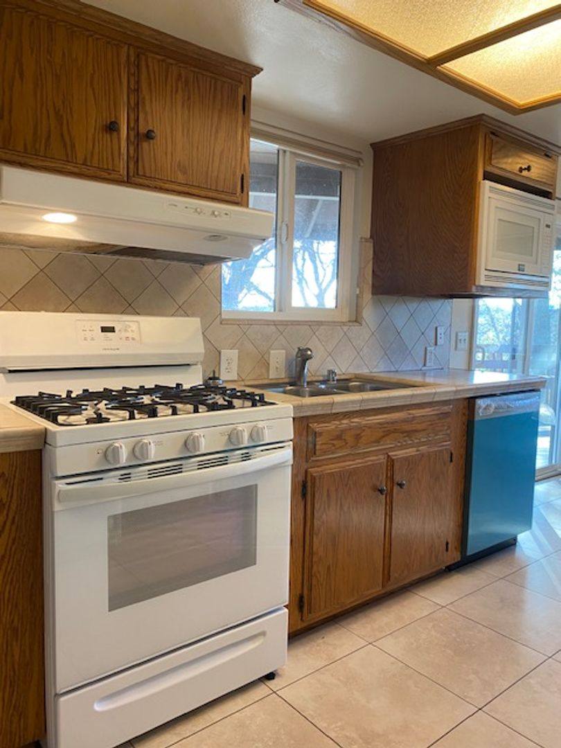 House for rent at 14807 Hilltop Dr, Red Bluff, CA 96080