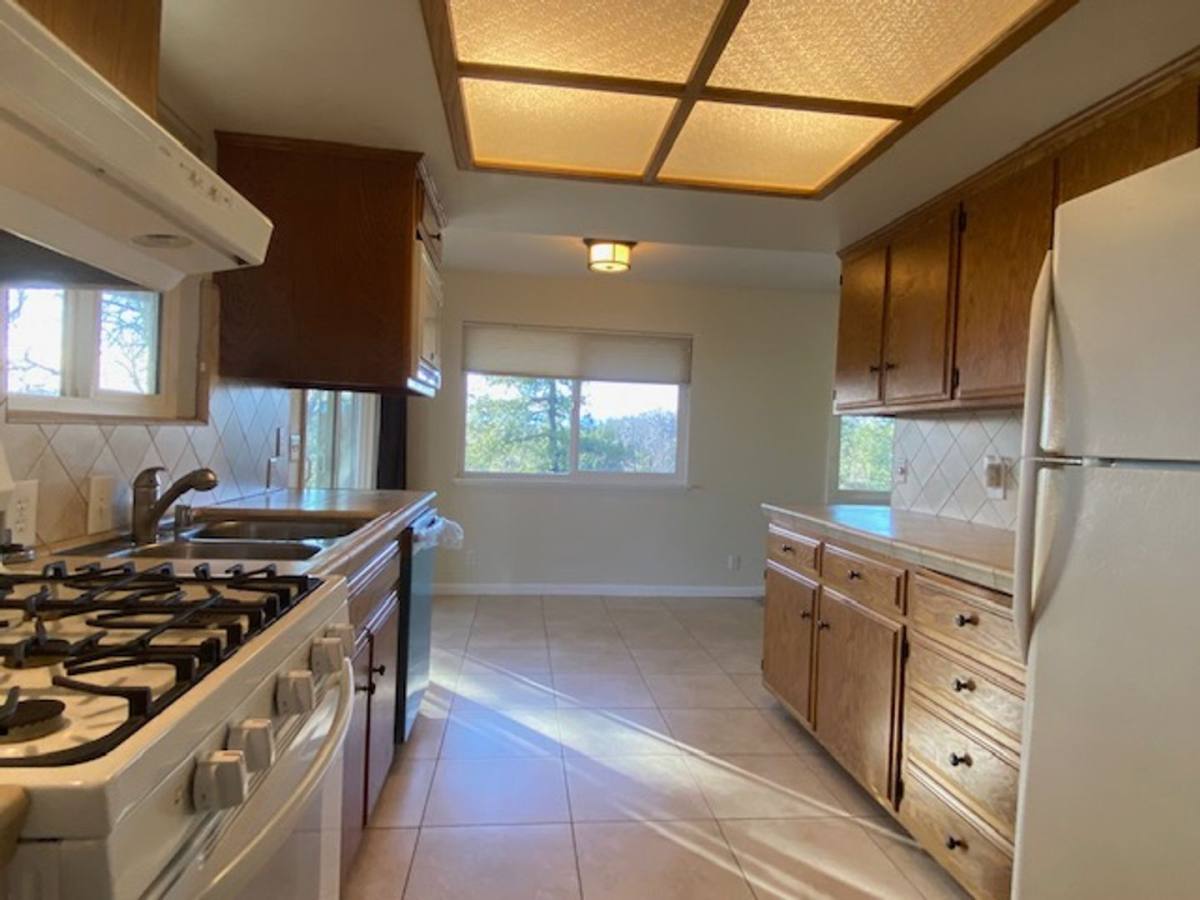 House for rent at 14807 Hilltop Dr, Red Bluff, CA 96080