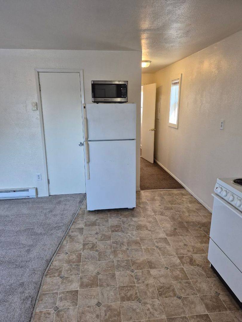 House for rent at 2412 1 2 Everett Ave, Everett, WA 98201