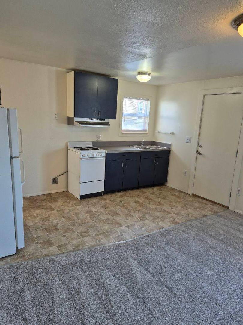 House for rent at 2412 1 2 Everett Ave, Everett, WA 98201