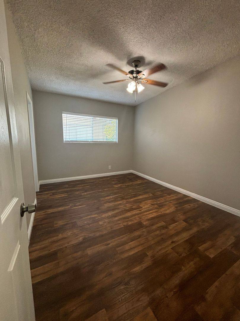 Apartment for rent at 933 S Roberts St, Anaheim, CA 92802