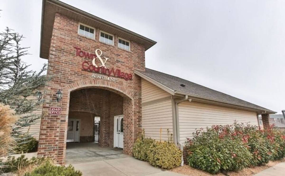 Apartment for rent at 2145 W Bingham St, Ozark, MO 65721