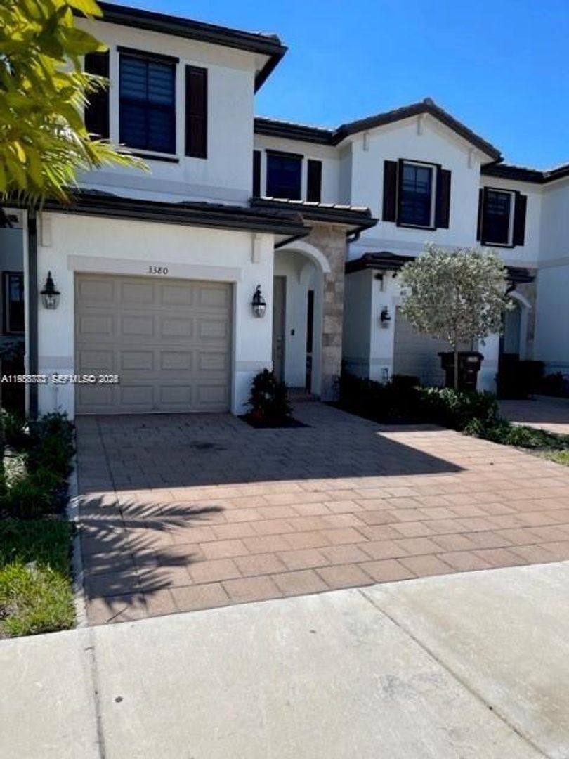 Townhouse for rent at 3380 W 108th St, Hialeah, FL 33018