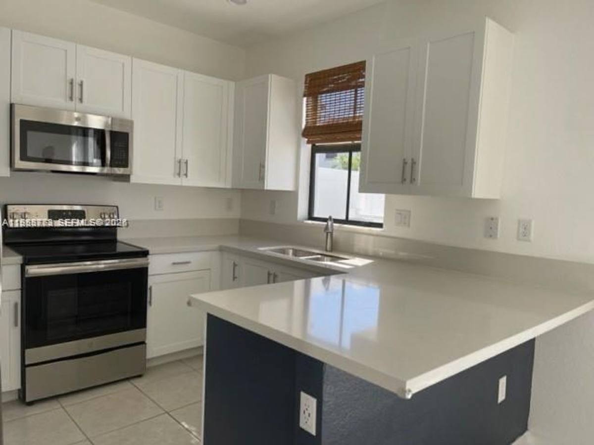 Townhouse for rent at 3380 W 108th St, Hialeah, FL 33018