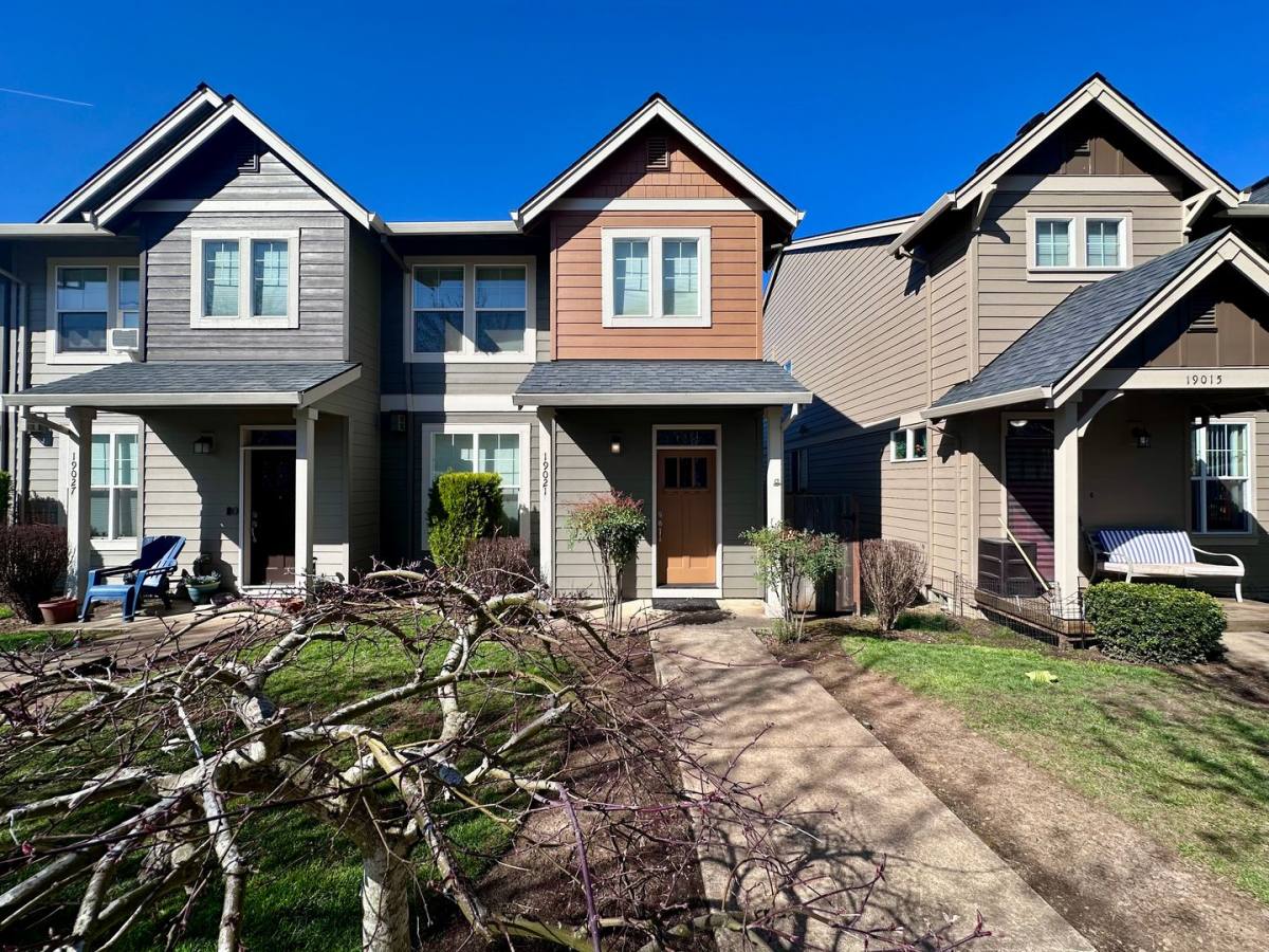 Townhouse for rent at 19021 Village Blvd, Sandy, OR 97055