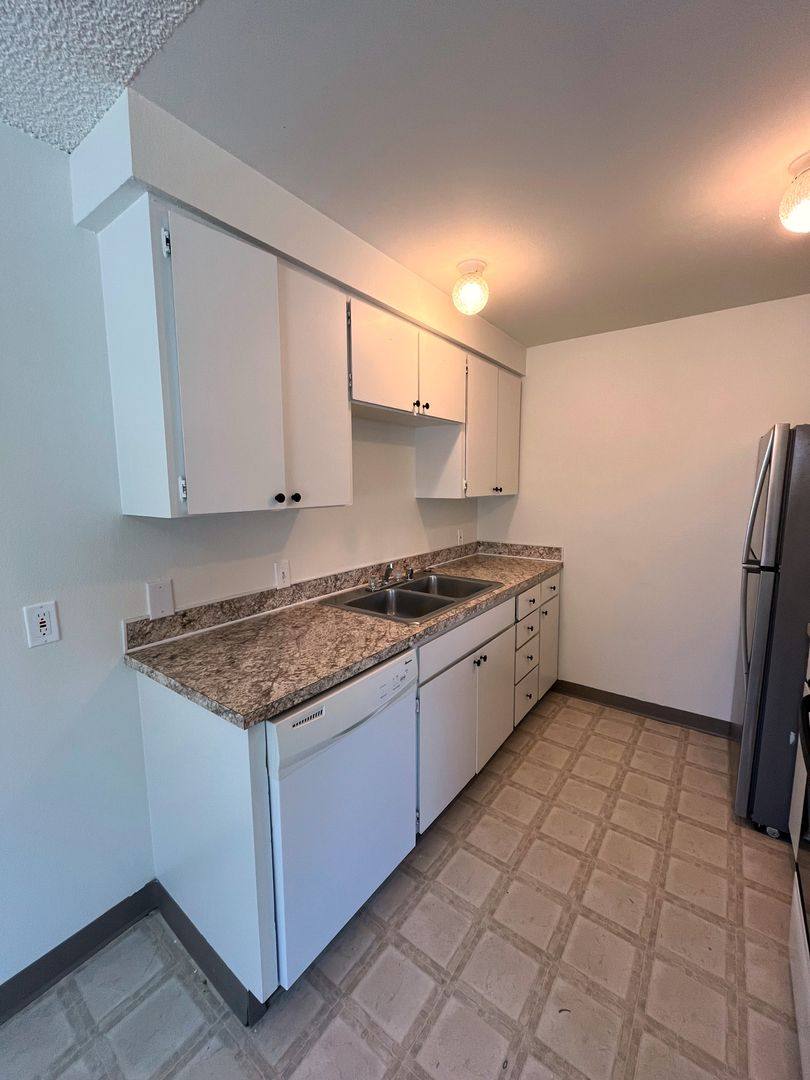 Apartment for rent at 1920 Alabama St, Bellingham, WA 98229