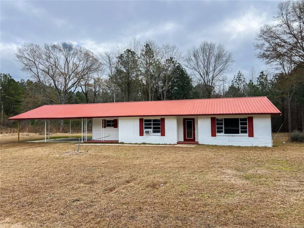 House for rent at 19465 Mobile Rd, Greenville, AL 36037