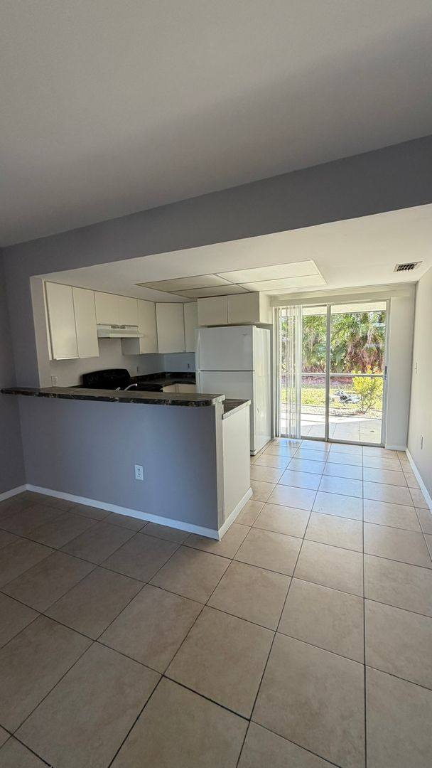 Apartment for rent at 4009 SE 11th Ave, Cape Coral, FL 33904