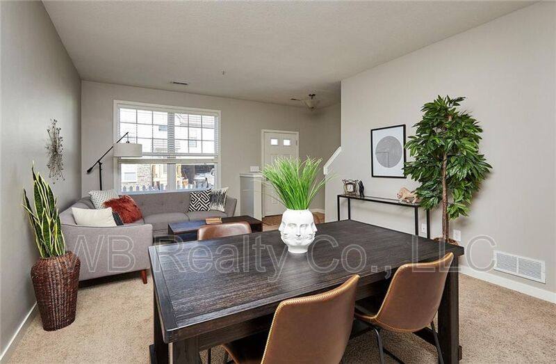 Townhouse for rent at 180 80th St #103, West Des Moines, IA 50266