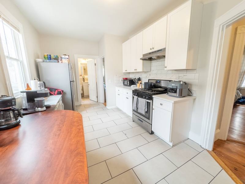 Apartment for rent at 107 Columbia St #1, Cambridge, MA 02139