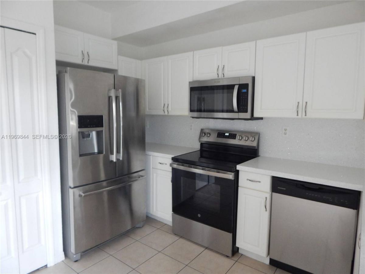 Townhouse for rent at 8986 W Flagler St, Miami, FL 33174