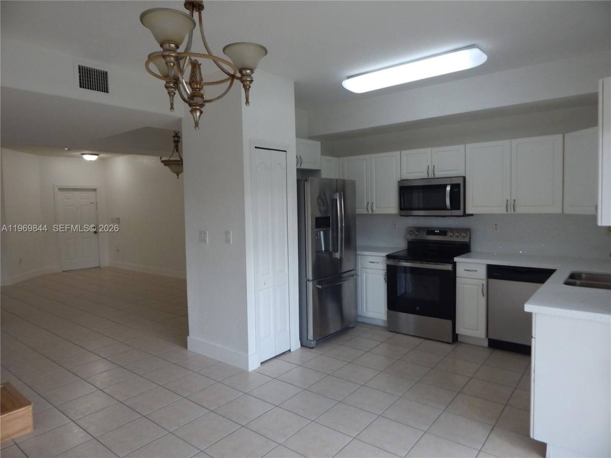 Townhouse for rent at 8986 W Flagler St, Miami, FL 33174