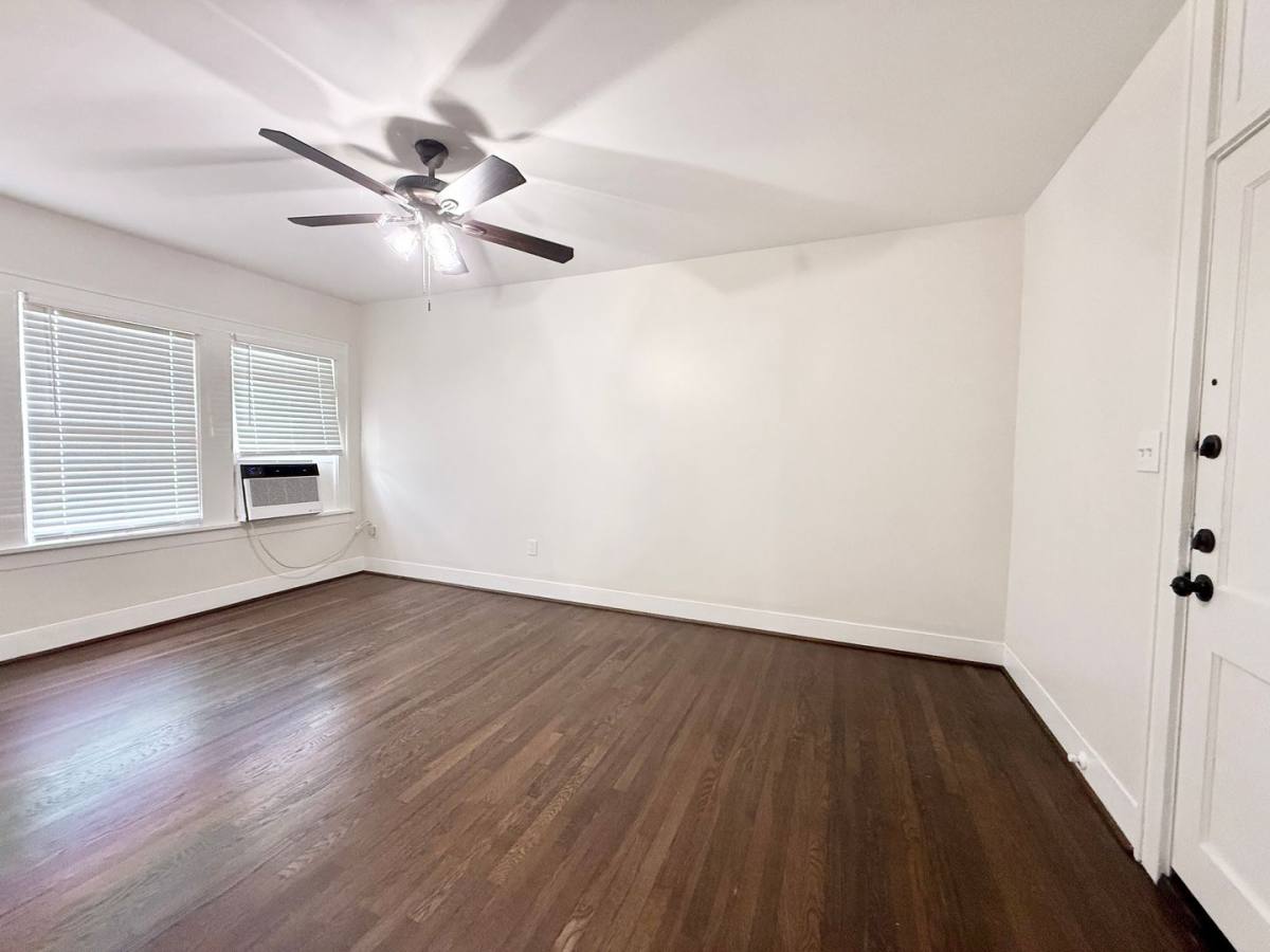 Apartment for rent at 1126-1136 Berthea St, Houston, TX 77006