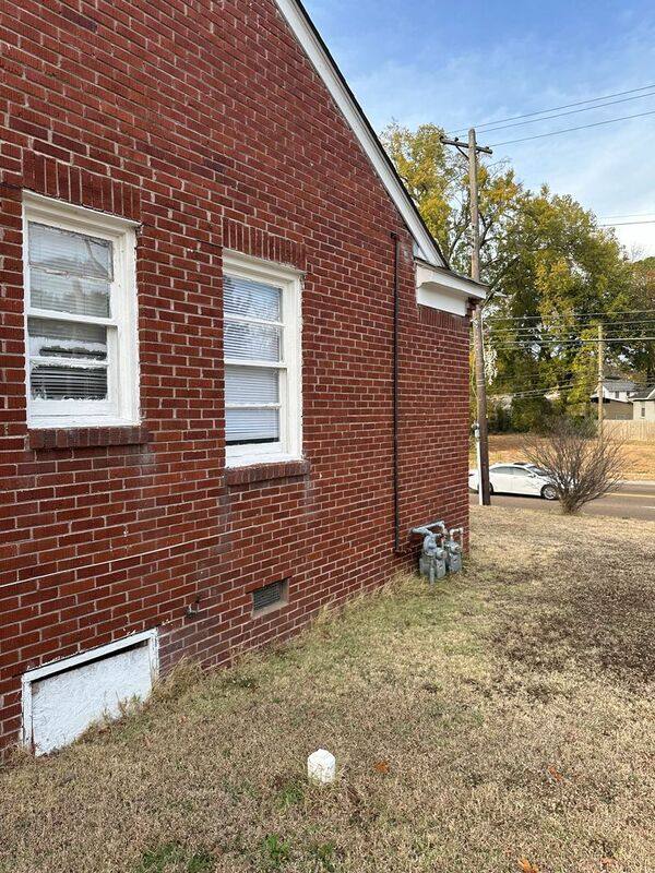House for rent at 2045 Lamar Ave, Memphis, TN 38114