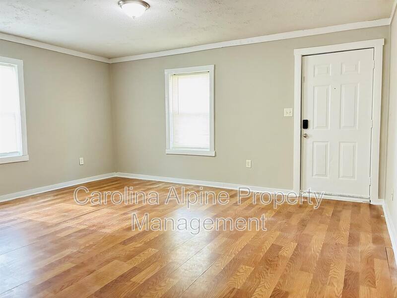 House for rent at 1110 Sykes St, Gastonia, NC 28052
