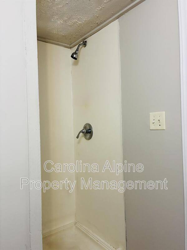 House for rent at 1110 Sykes St, Gastonia, NC 28052