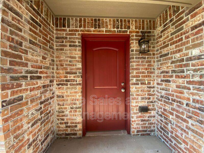 House for rent at 2149 Buena Vida Lane, Edmond, OK 73013