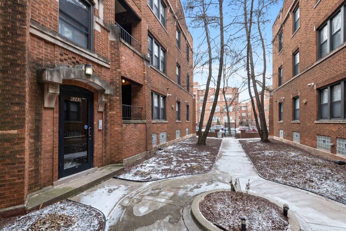 Apartment for rent at 6235-45 S Martin Luther King Dr, Chicago, IL 60637