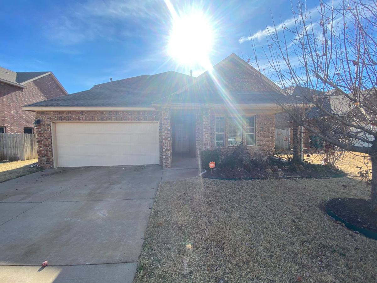 House for rent at 11004 SW 38th Circle, Mustang, OK 73064