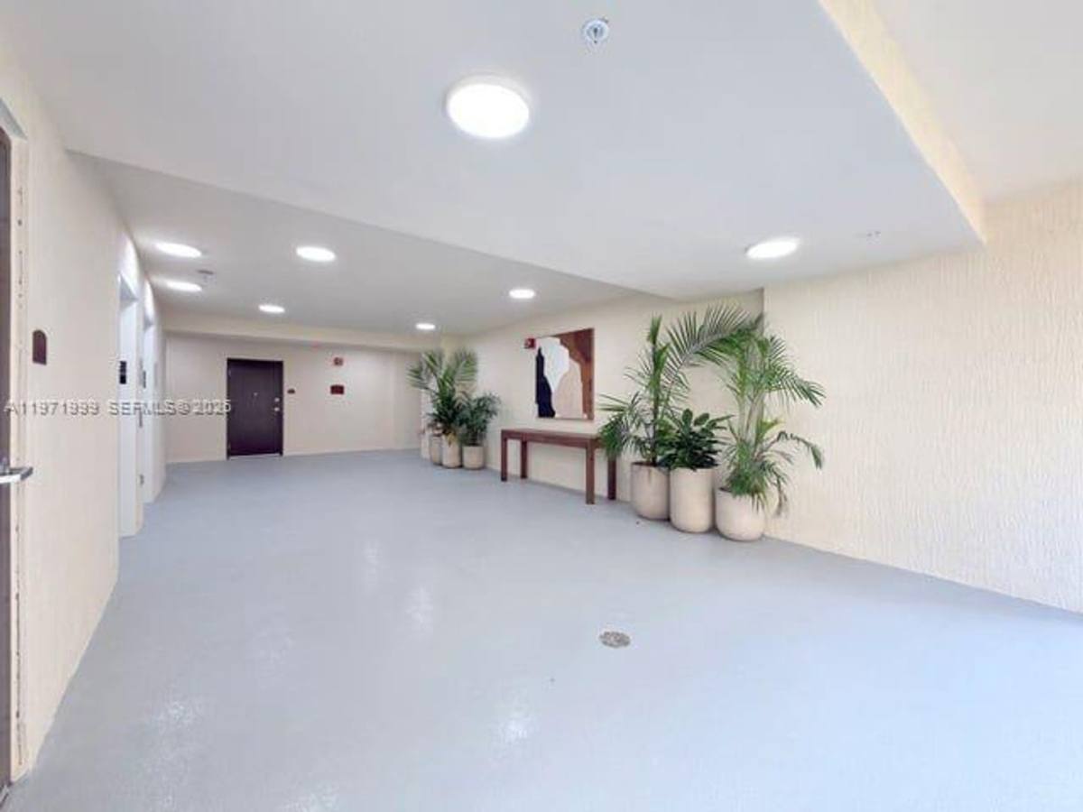 Apartment for rent at 11239 NW 4th Terrace #612, Miami, FL 33172
