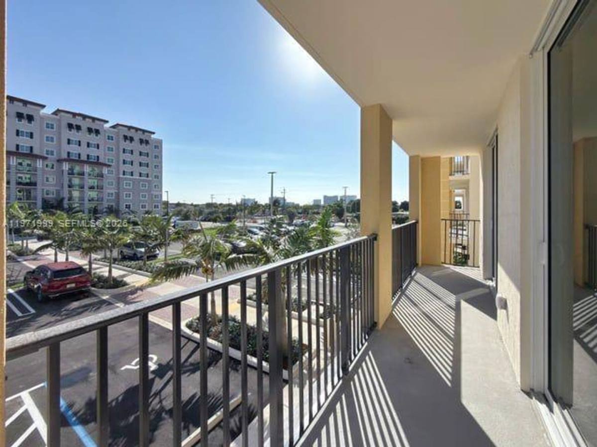 Apartment for rent at 11239 NW 4th Terrace #612, Miami, FL 33172