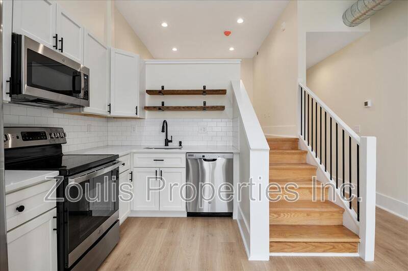 Apartment for rent at 631 S Broadway - 1 #302, Baltimore, MD 21231