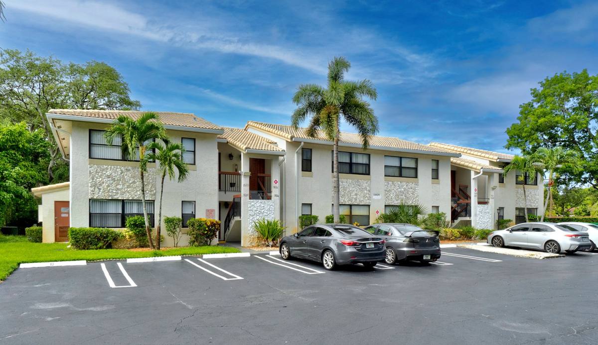 Apartment for rent at 11620 NW 26th Court, Coral Springs, FL 33065